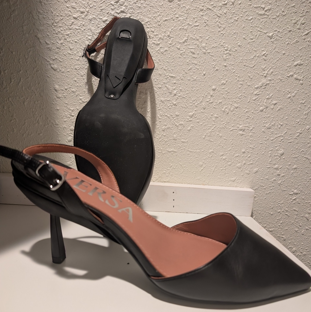VICE VERSA Sz 8 Everyday Heels Black Leather Heels converts to Flats Orig$365